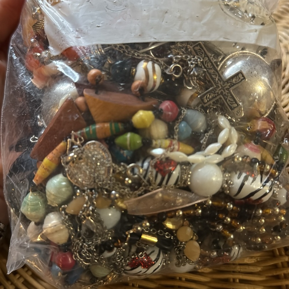 Mixed Jewelry Lot / Mystery Bag – Vintage & Modern – AS IS - Picture 4 of 6